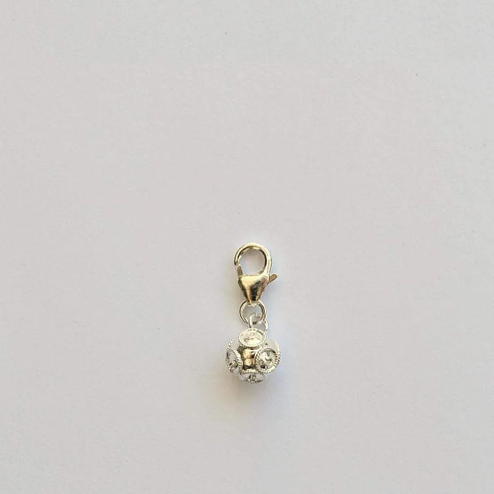 Conta de Viana I Charm en argent