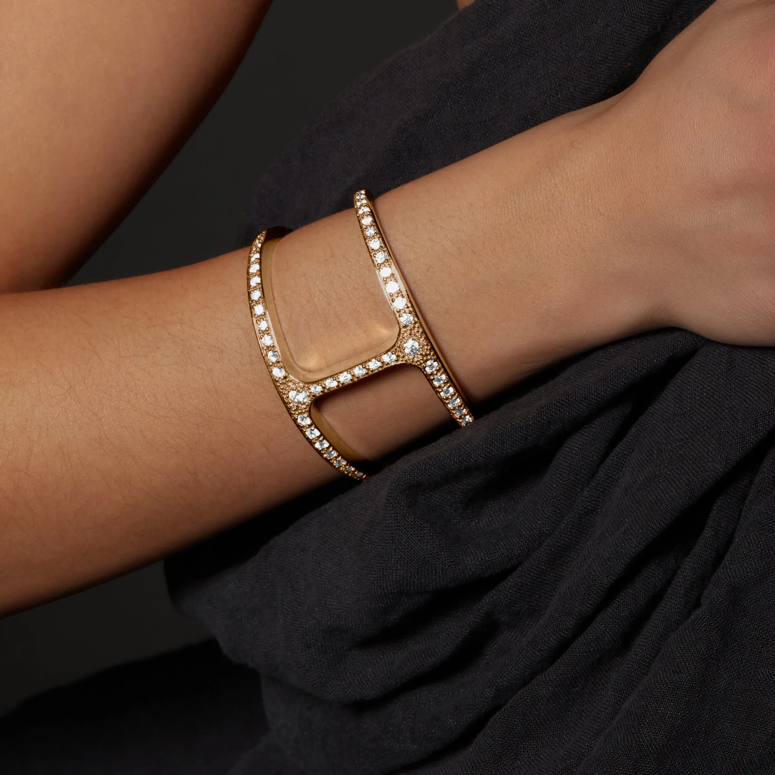 PHANTOM CUFF WITH DIAMONDS